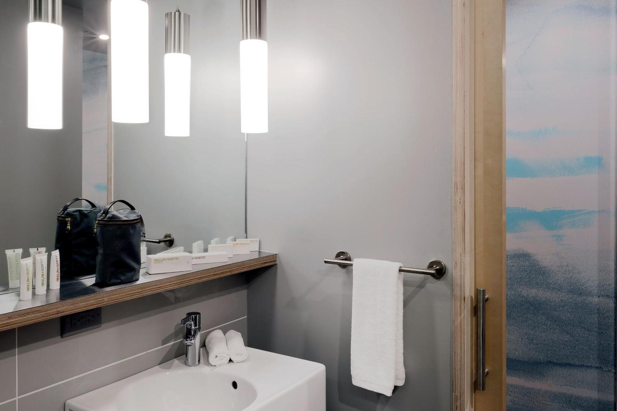 The Source Hotel Денвер Экстерьер фото